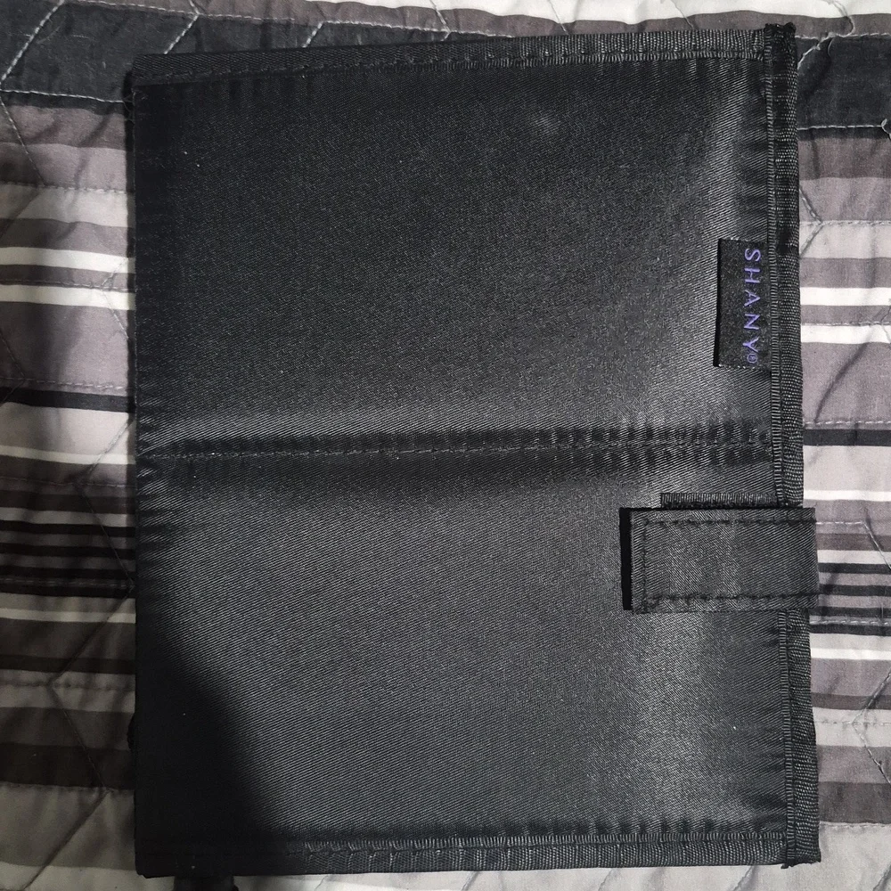 SHANY Makeup Brush Set - Black and Purple *missing 5 Brushes* - Picture 4 of 6